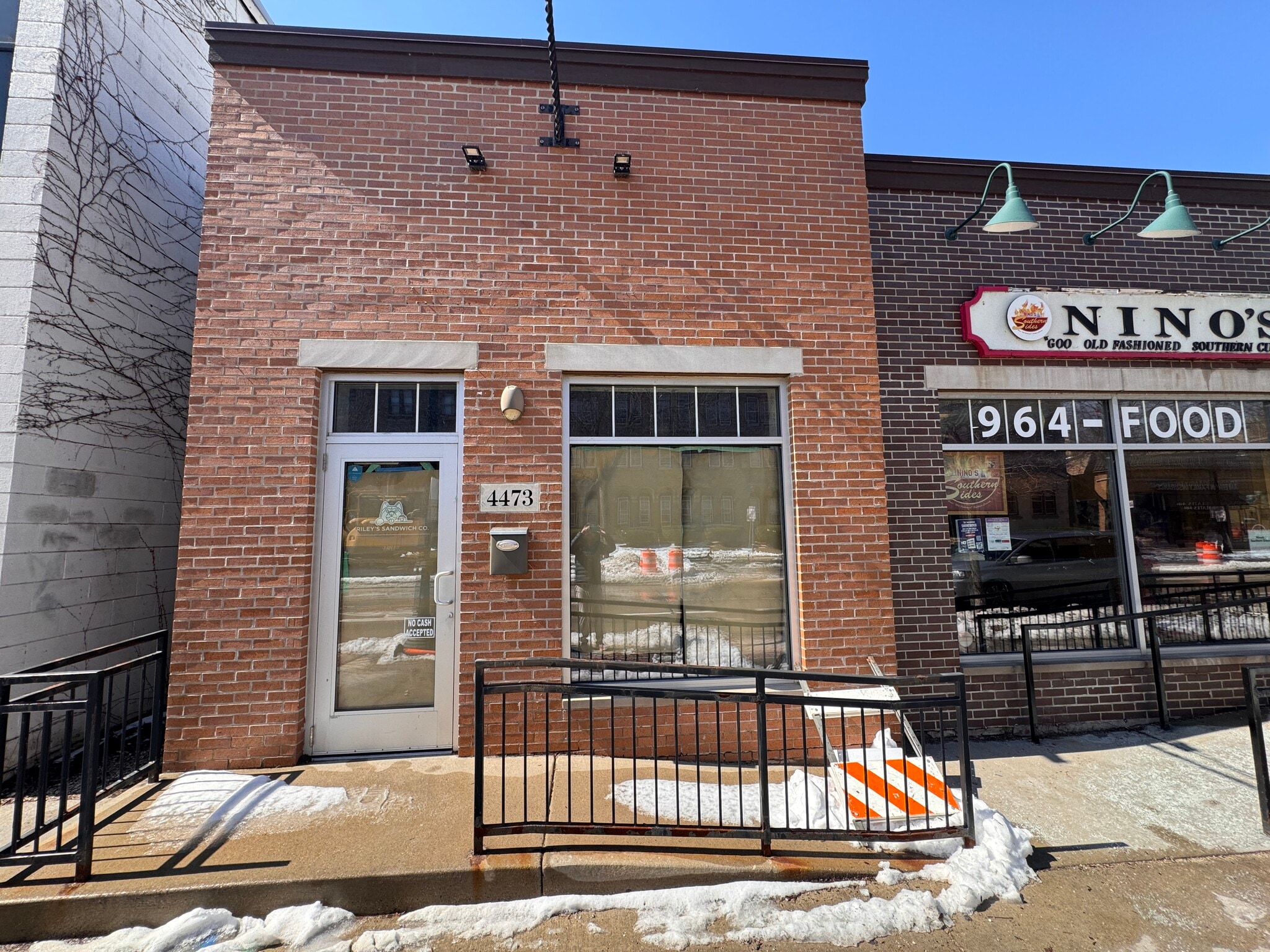 4473-4479 N Oakland Ave, Shorewood, WI for lease Building Photo- Image 1 of 4