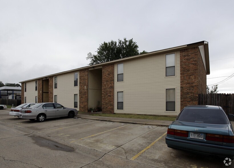 1608 Cherry St, Conway, AR for sale - Primary Photo - Image 1 of 7
