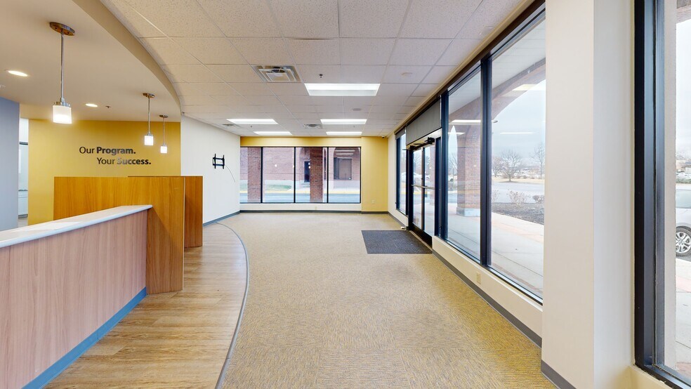 2100 S Hurstbourne Pky, Louisville, KY à louer - Numérisation 3D de Matterport - Image 2 de 25