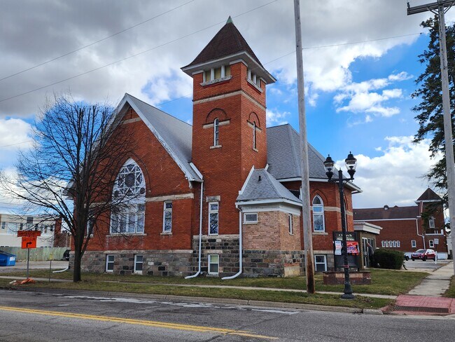 Plus de détails pour 230 N Woodworth St, Corunna, MI - Spécialité à vendre