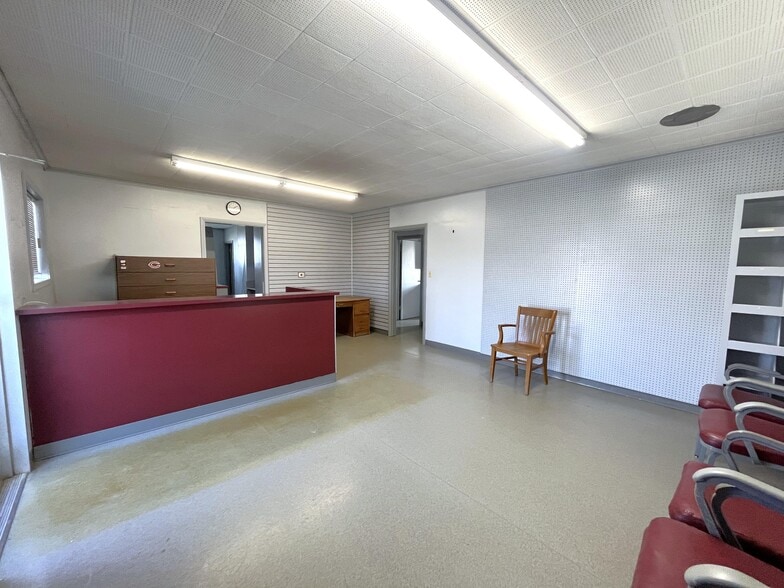 1011 Washington st, Chillicothe, MO for sale - Lobby - Image 2 of 8