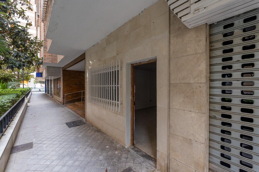 Retail in Granada, Granada for lease - Building Photo - Image 3 of 10