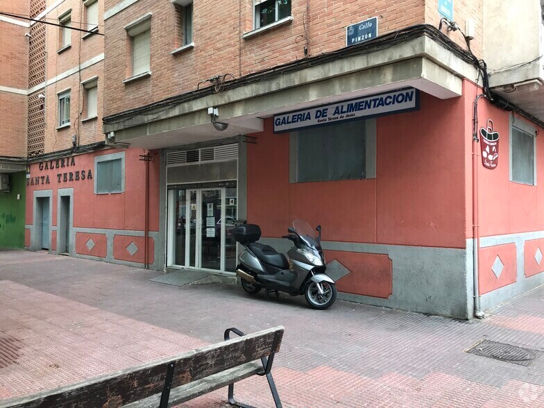 Calle Santa Teresa, 3, Alcalá de Henares, Madrid à vendre - Photo du bâtiment - Image 3 de 3