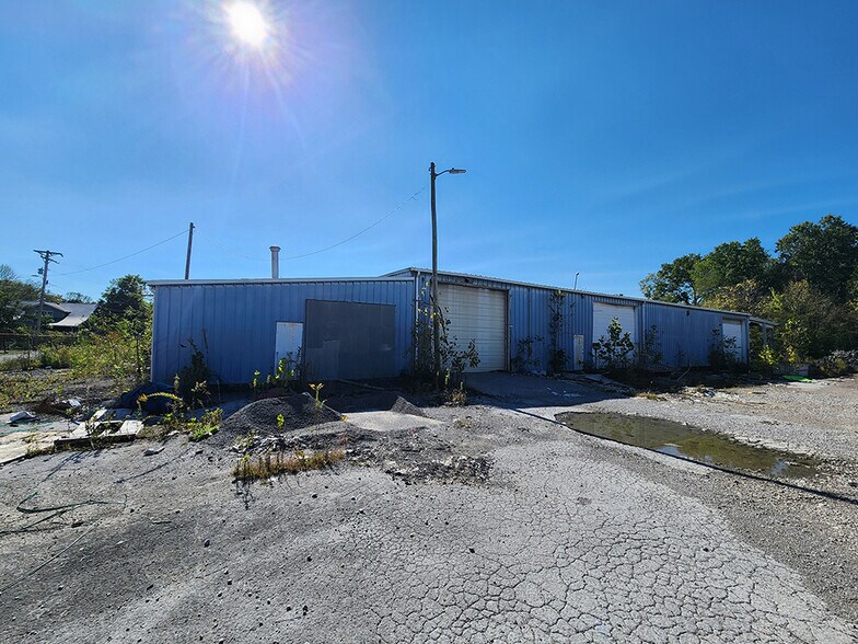 240 E Park St, Guthrie, KY à vendre - Photo du bâtiment - Image 3 de 3