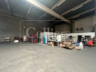 Plus de détails pour Local d'activités à louer