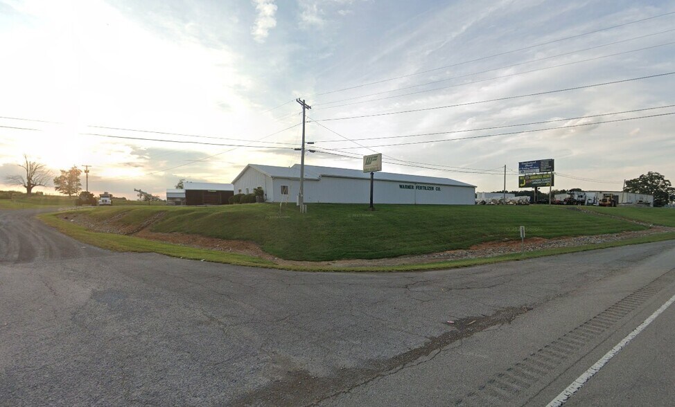 2010 Edmonton Rd, Tompkinsville, KY for sale - Building Photo - Image 2 of 12