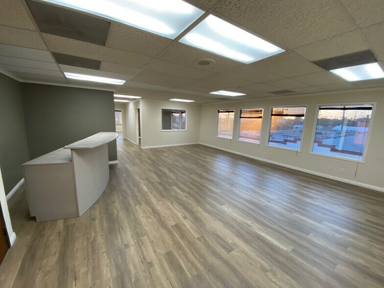 1314 W Glenoaks Blvd, Glendale, CA à louer - Photo du bâtiment - Image 2 de 16