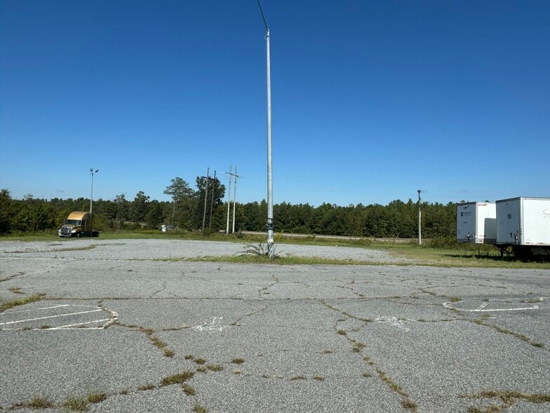 100 Highway 243, Gordon, GA for lease - Building Photo - Image 3 of 12
