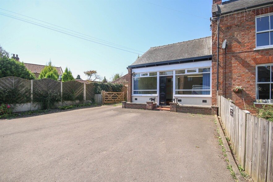 1 Wesley Rd, Terrington St Clement for lease - Primary Photo - Image 1 of 3