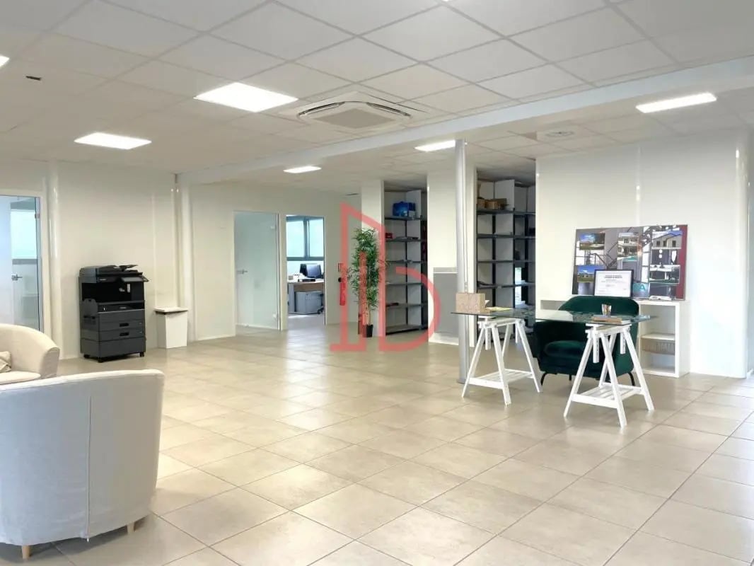 Office in Bruges for lease Building Photo- Image 1 of 8