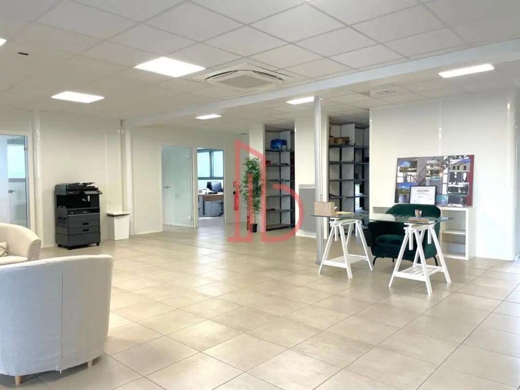 Bureau dans Bruges à louer Photo du bâtiment- Image 1 de 8