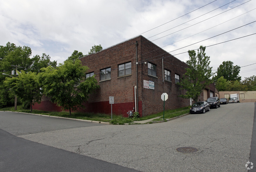 24 Park Ave, Clifton, NJ à vendre - Photo principale - Image 1 de 1