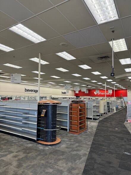 9194 Mansfield Rd, Shreveport, LA for lease - Interior Photo - Image 3 of 10