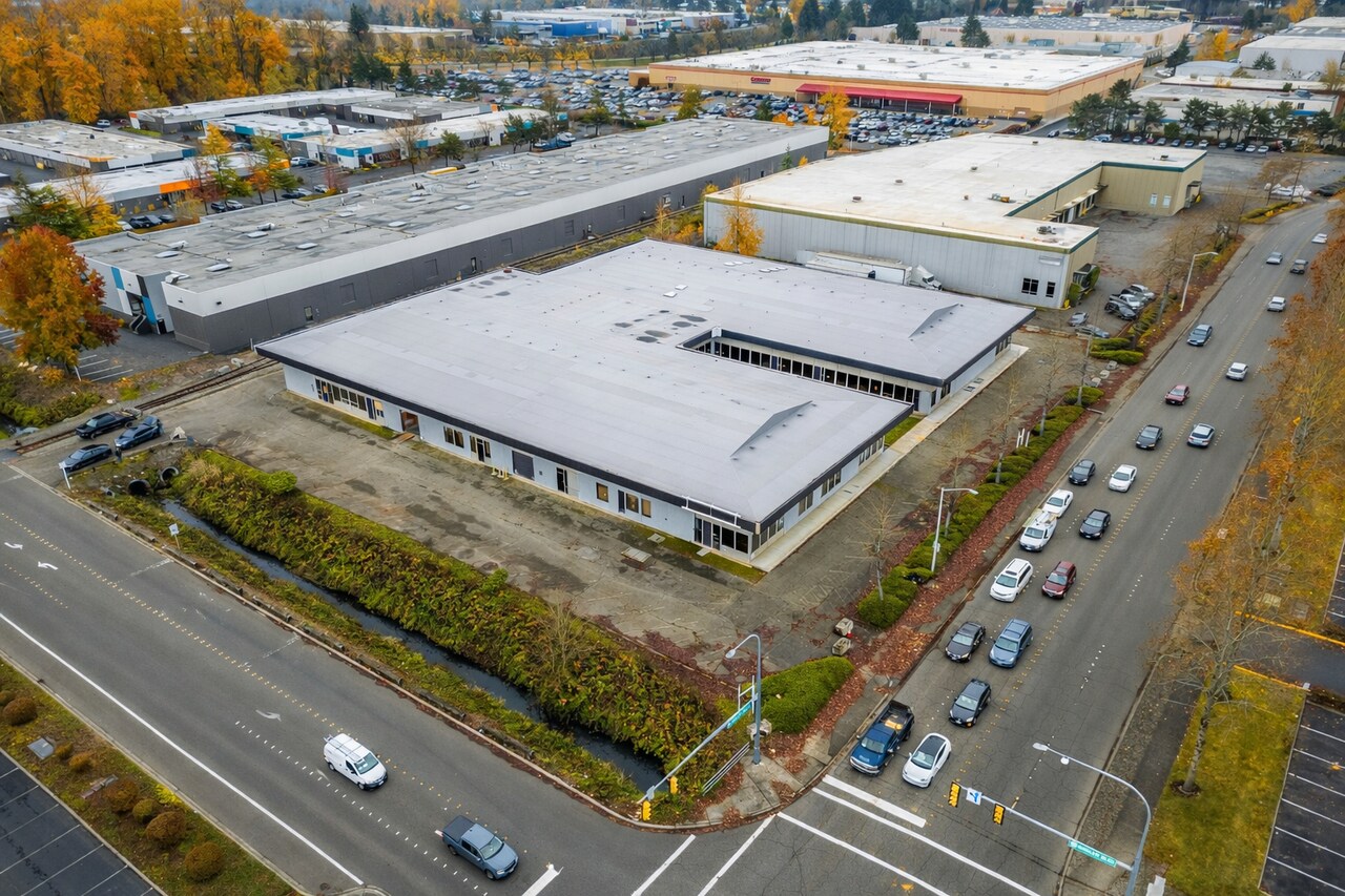 950 Andover Park E, Tukwila, WA à vendre Photo du bâtiment- Image 1 de 11