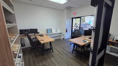 5014 Forsyth Commerce Rd, Orlando, FL à louer Photo intérieure- Image 2 de 5