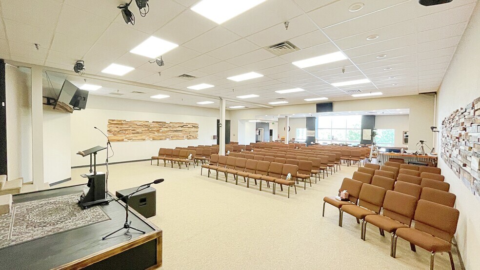 208 N 1st Ave, Sandpoint, ID à vendre - Photo du bâtiment - Image 3 de 7