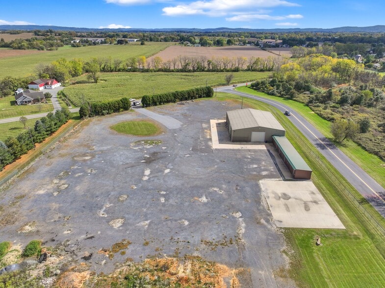 585 Daniels Rd, Nazareth, PA à louer - Photo du bâtiment - Image 2 de 16