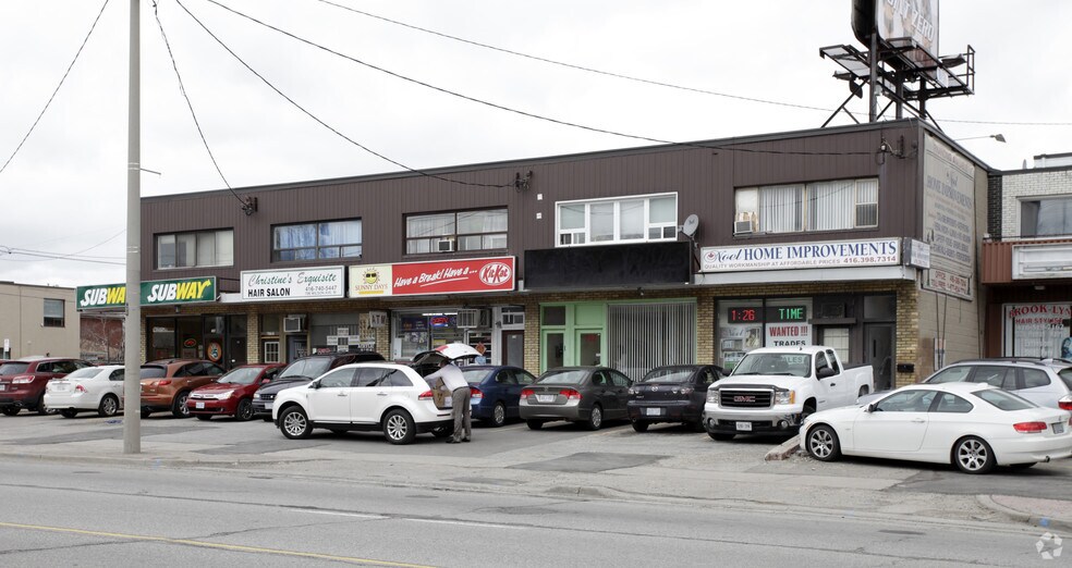 700-708 Wilson Ave, Toronto, ON à louer - Photo du bâtiment - Image 2 de 2