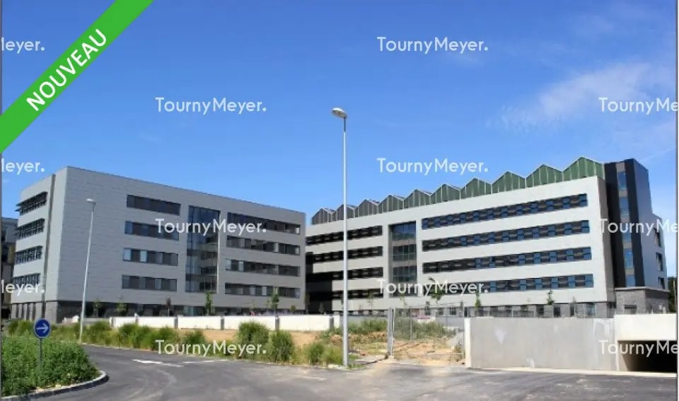 Office in Cesson-Sévigné for lease Primary Photo- Image 1 of 7