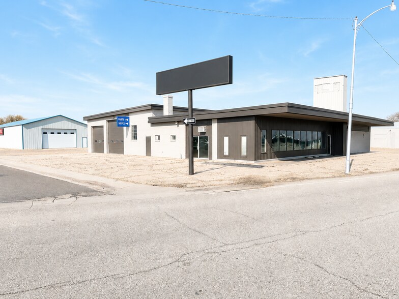 622 W 1st St, Julesburg, CO à vendre - Photo du bâtiment - Image 1 de 23