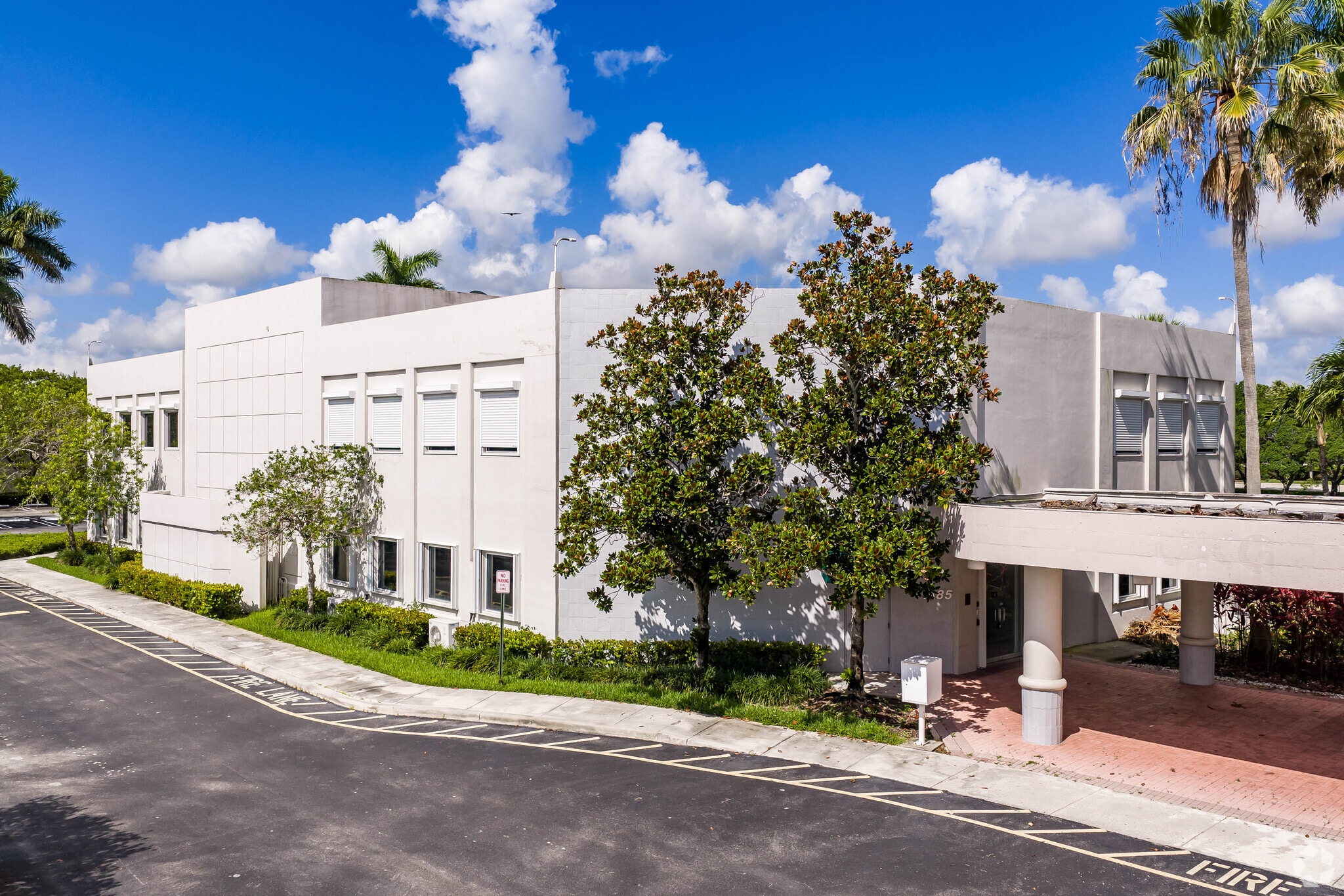 1455 N Park Dr, Weston, FL for sale Primary Photo- Image 1 of 5