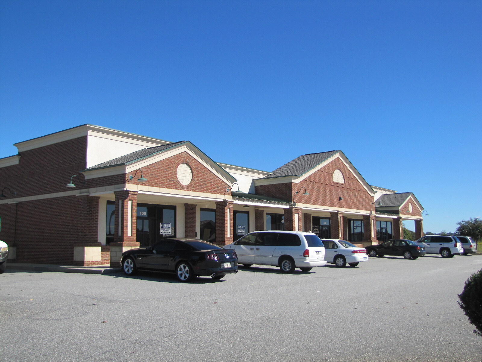 402 Osigian Blvd, Warner Robins, GA for lease Building Photo- Image 1 of 7