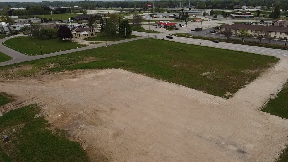 4305 N 40th St, Sheboygan, WI for lease - Building Photo - Image 3 of 22