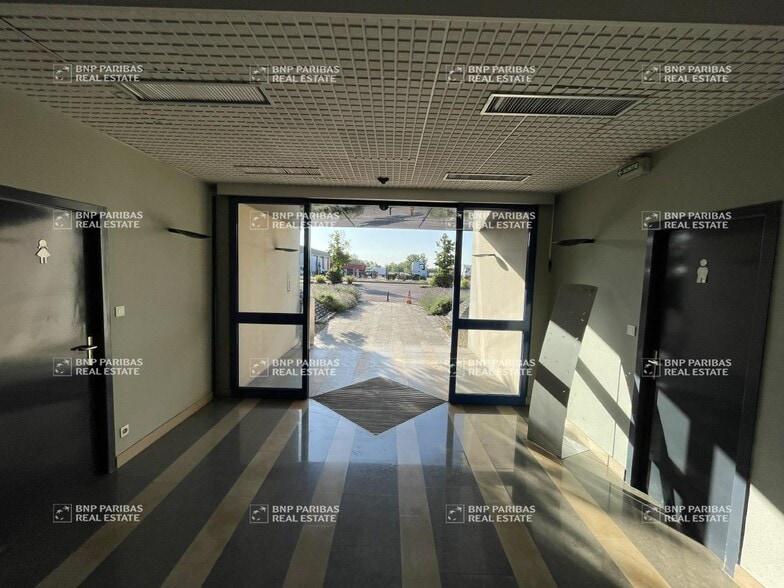 60 Rue Du Champ Des Cannes, Beaune à louer - Photo du bâtiment - Image 2 de 11