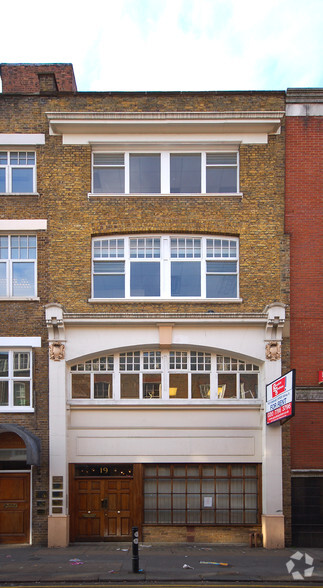 19 Britton St, London à louer - Photo principale - Image 1 de 4