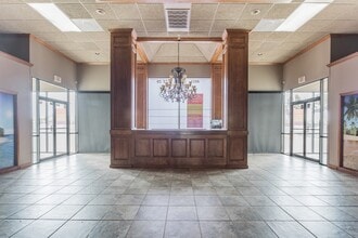 4601 S Loop 289, Lubbock, TX for lease Building Photo- Image 2 of 6