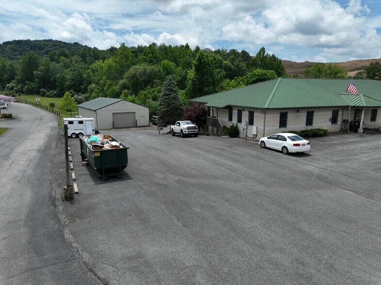 2031 Pleasant Valley Rd, Fairmont, WV à louer - Photo du bâtiment - Image 2 de 31