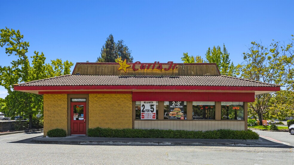 6460 Redwood Dr, Rohnert Park, CA à vendre - Photo du bâtiment - Image 2 de 2