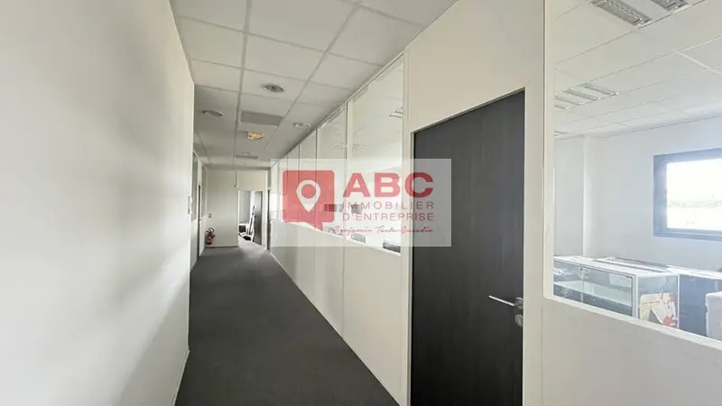 Flex in Pérols for lease - Interior Photo - Image 2 of 5