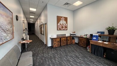 1800 Sullivan Trl, Easton, PA for lease Interior Photo- Image 2 of 11