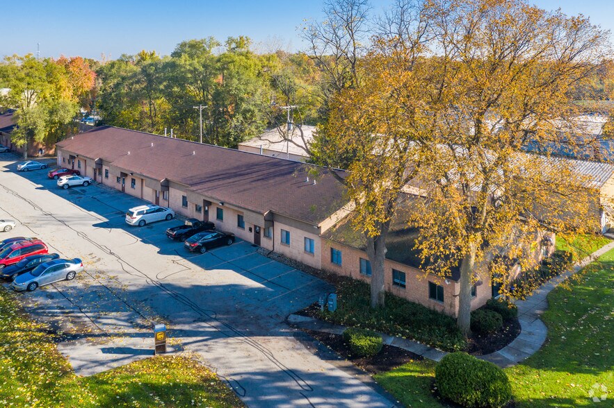 7846-7862 W Central Ave, Toledo, OH à vendre - Photo du bâtiment - Image 3 de 23