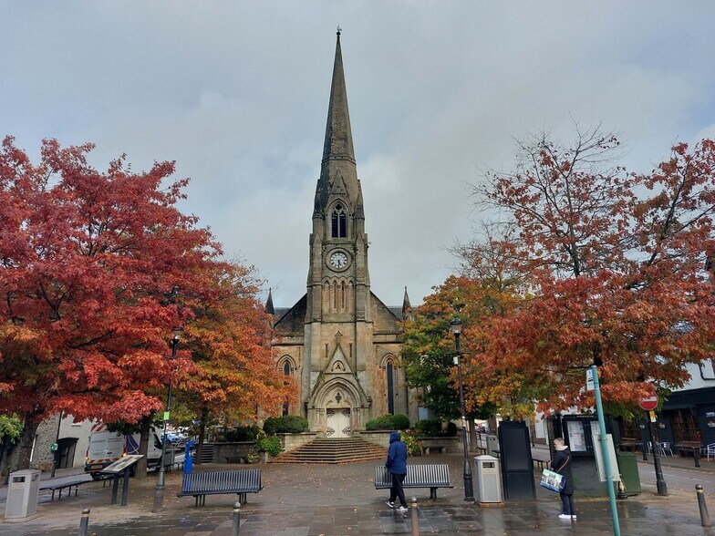 Ancaster Sq, Callander à vendre - Photo du bâtiment - Image 1 de 2