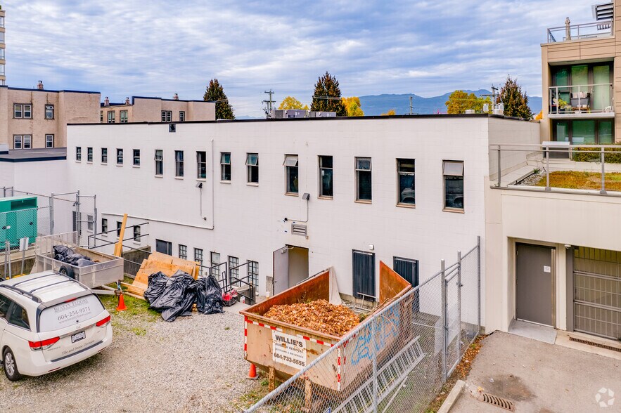 1632-1644 W 6th Ave, Vancouver, BC à louer - Photo du bâtiment - Image 2 de 3
