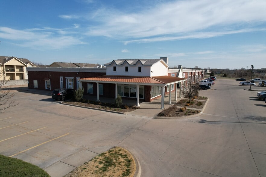3460 N Ridge Rd, Wichita, KS for lease - Building Photo - Image 3 of 16