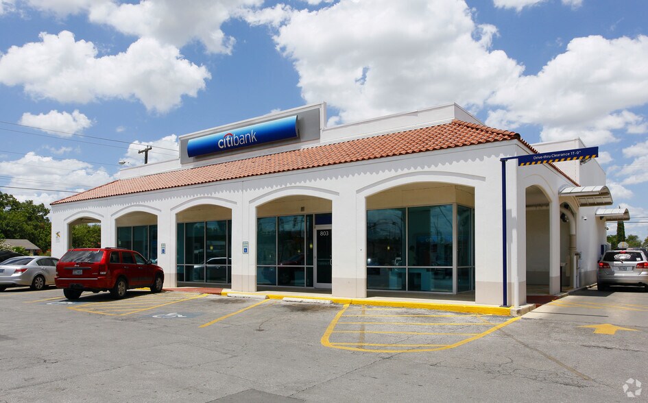 803 Castroville Rd, San Antonio, TX à vendre - Photo principale - Image 1 de 2