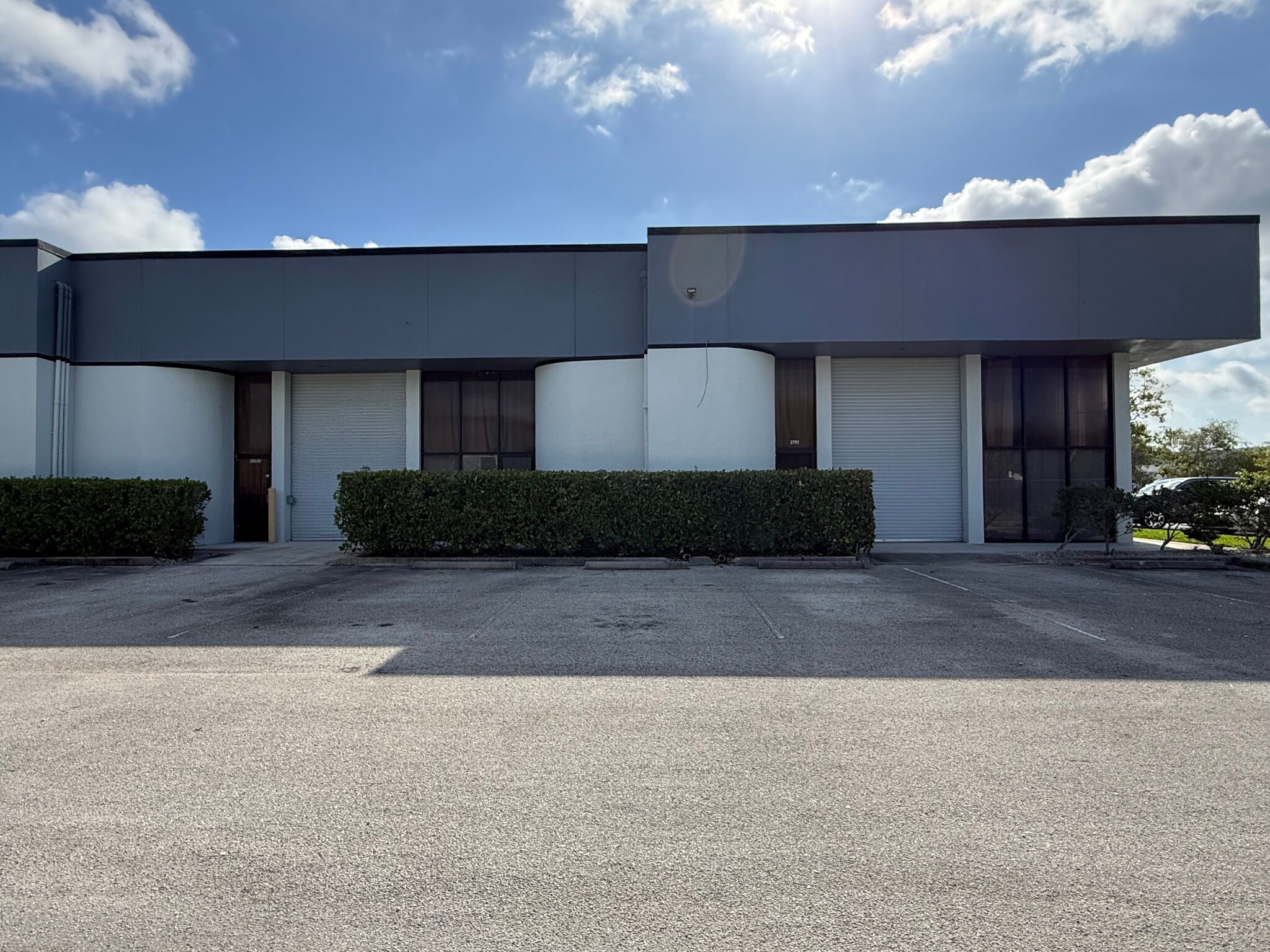 2801-2847 SE Monroe St, Stuart, FL for lease Building Photo- Image 1 of 11