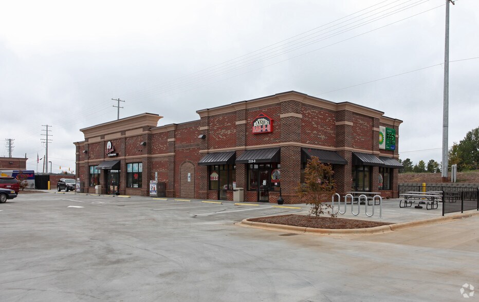 2538 Cuthbertson Rd, Waxhaw, NC à vendre - Photo du bâtiment - Image 3 de 4