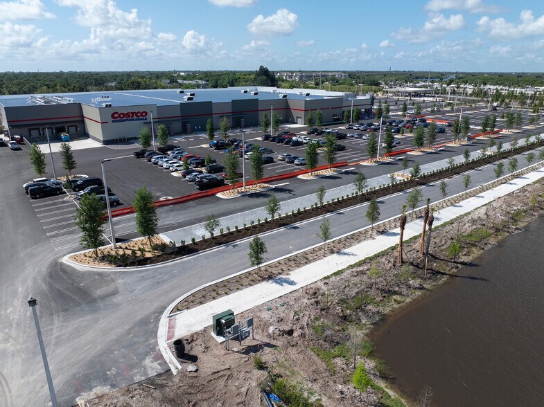 3171 S Kanner Hwy, Stuart, FL à louer - Photo du bâtiment - Image 3 de 10
