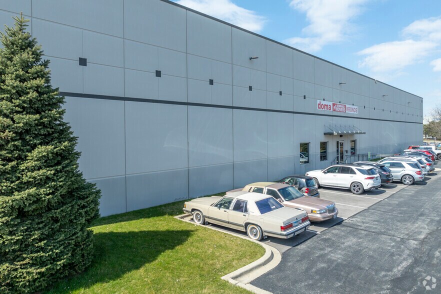 1502 N 25th Ave, Melrose Park, IL à louer - Photo du bâtiment - Image 2 de 8