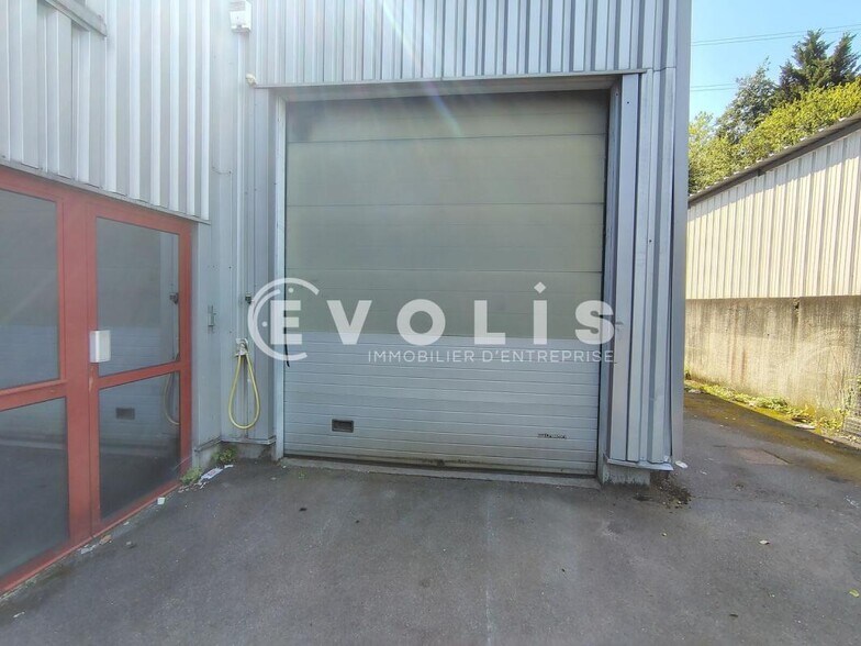 Flex in Villemomble for lease - Building Photo - Image 3 of 12