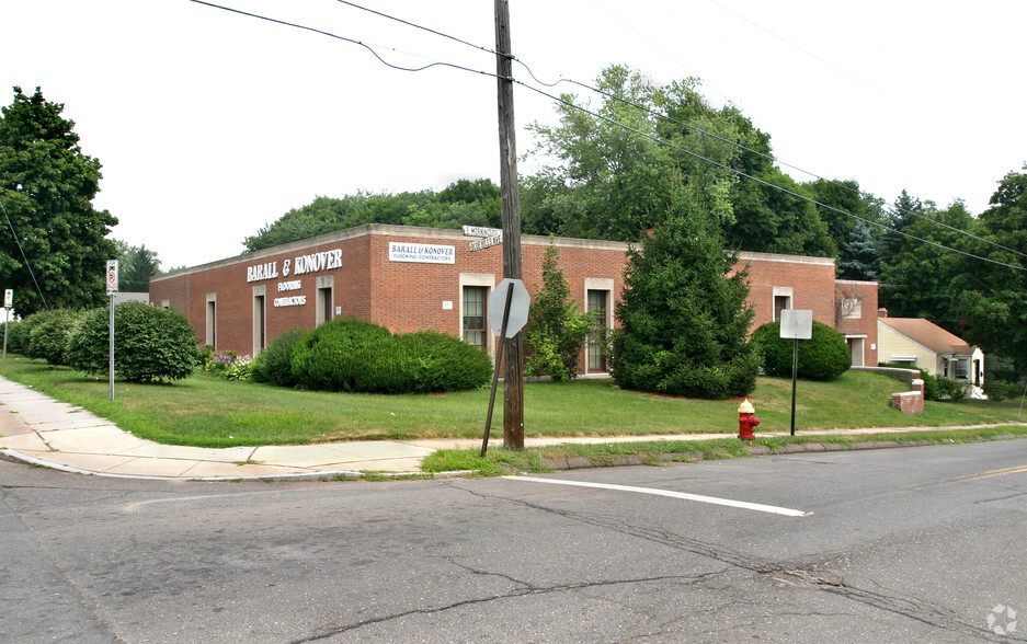 714 Blue Hills Ave, Hartford, CT for lease - Building Photo - Image 1 of 1