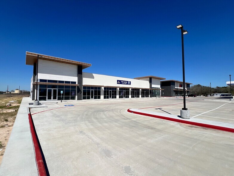 23030 Stockdick School Rd, Katy, TX à louer - Photo du bâtiment - Image 2 de 5
