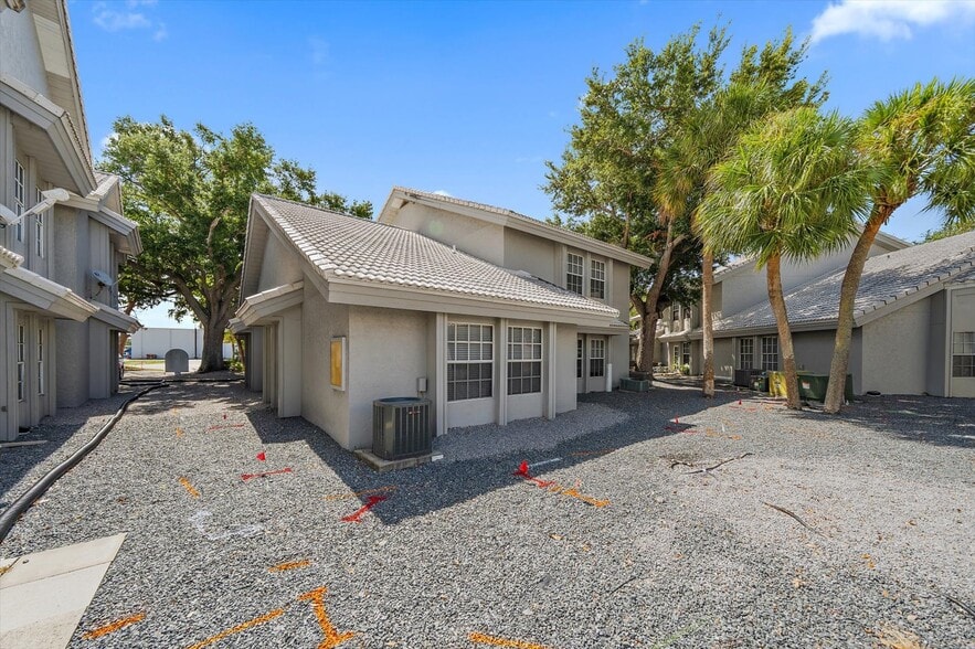 1521-1525 Tamiami Trl S, Venice, FL for sale - Building Photo - Image 3 of 12