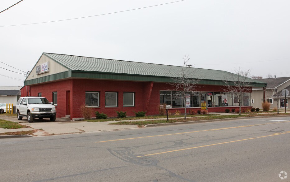 620 N Clinton St, Grand Ledge, MI for lease - Building Photo - Image 2 of 2
