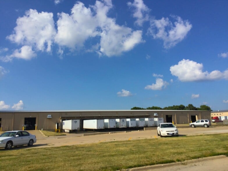 2314 Wilkins Dr, Chillicothe, IL à louer - Photo du bâtiment - Image 2 de 19