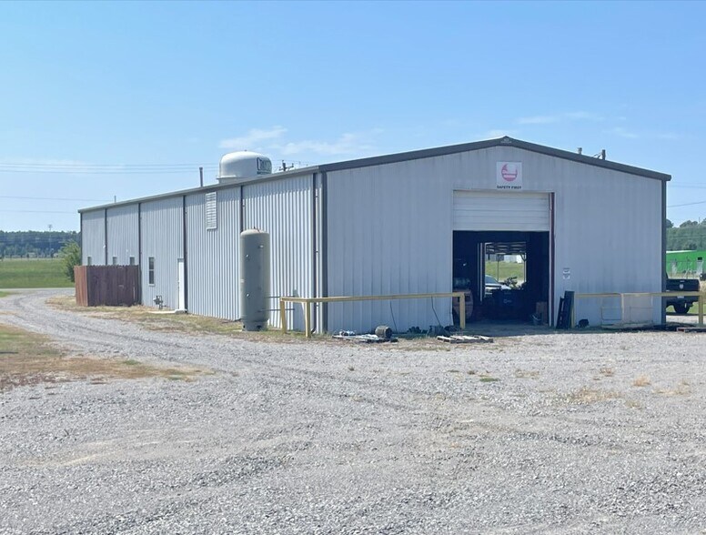 117 Mac McGoogan dr, Crossett, AR à vendre - Photo du bâtiment - Image 2 de 2
